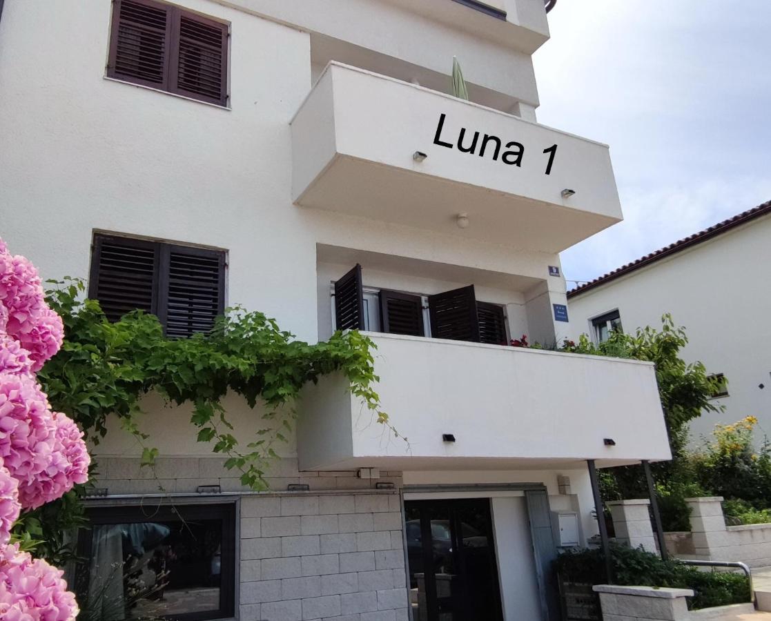 Luna 1 Poreč Exterior foto